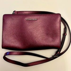Michael Kors Jet Set Large Saffiano Leather Covertible Crossbody Bag in Plum